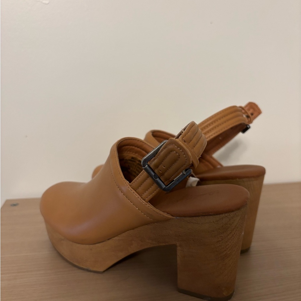Universal Thread Women's Platform Clogs - image 3